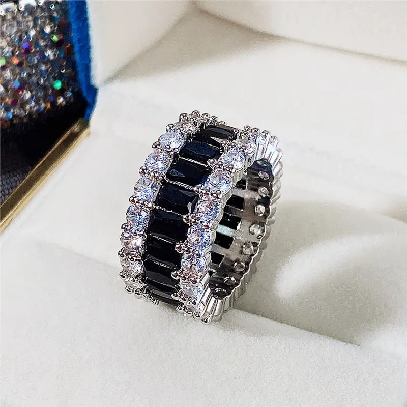 Huitan Personality Black CZ Wedding Rings for Women Bling Bling Gorgeous Newly Designed Accessories High Quality Fashion Jewelry