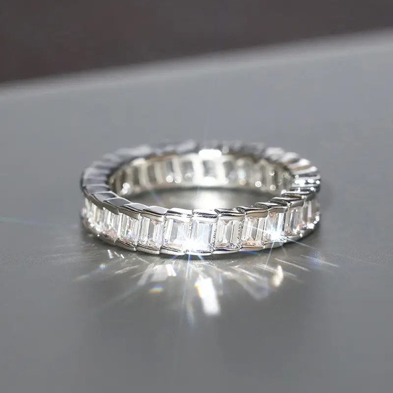 Huitan Trendy Luxury Promise Rings Women Eternity Engagement Wedding Jewelry Silver Color Dazzling Geometric Cubic Zirconia Ring