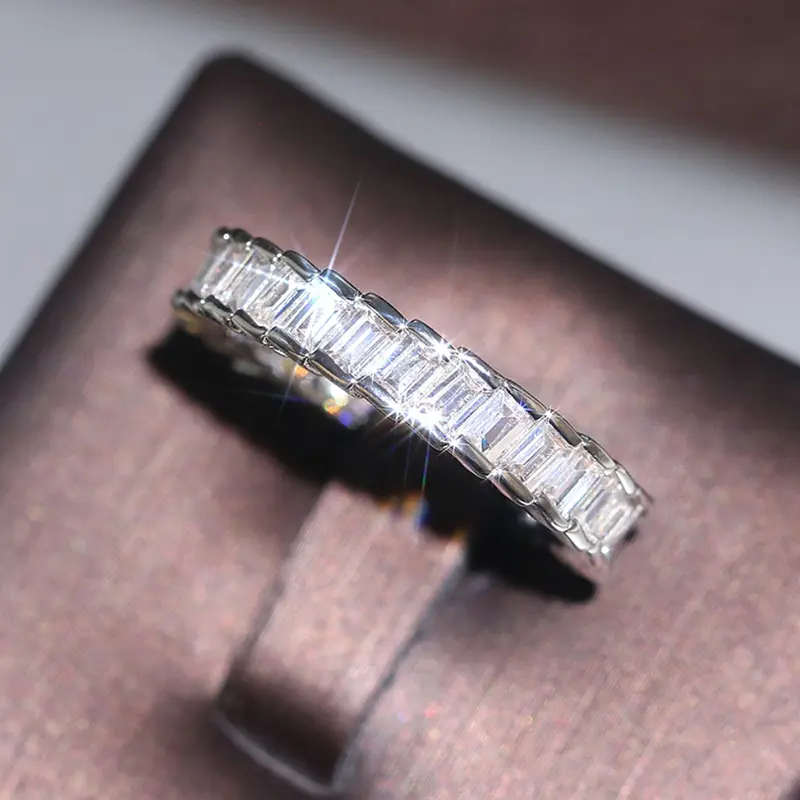 Huitan Trendy Luxury Promise Rings Women Eternity Engagement Wedding Jewelry Silver Color Dazzling Geometric Cubic Zirconia Ring