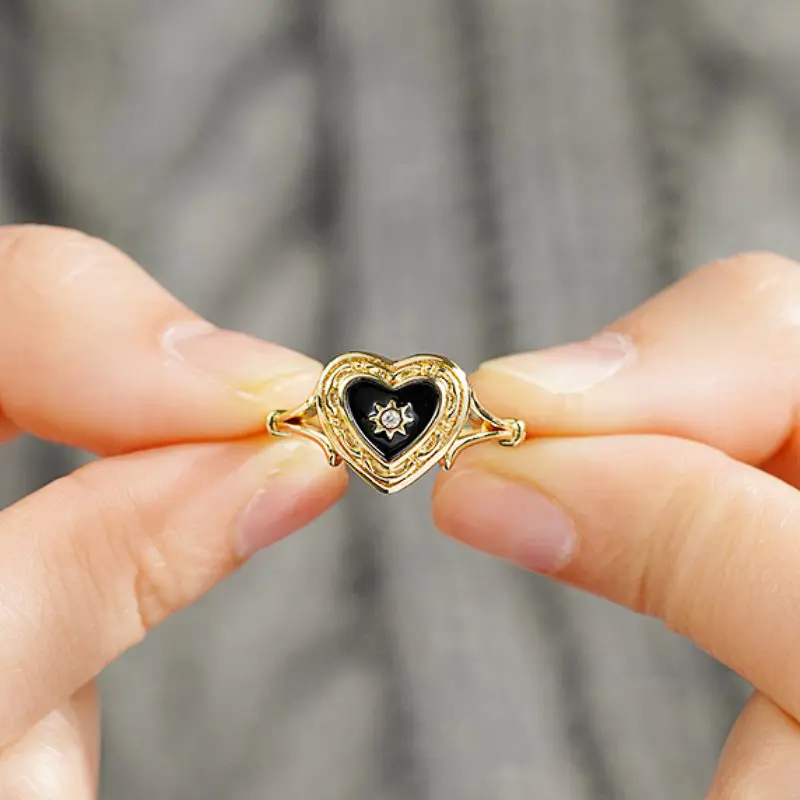Huitan Punk Black Heart Rings for Women Personality Handmade Enamel Sun Rings Daily Wear Party Statement Accessory Retro Jewelry
