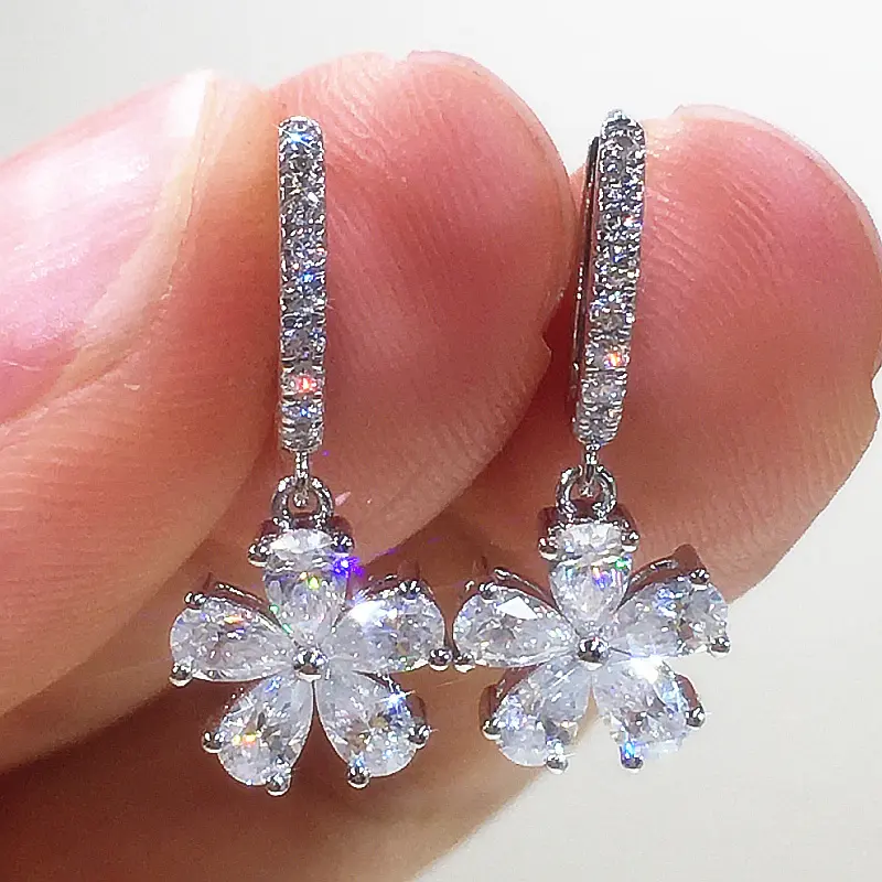 Huitan Sparkling Flower Dangle Earrings for Women Full Paved Crystal CZ Fashion Exquisite Girls Neck Accessories Luxury Jewelry