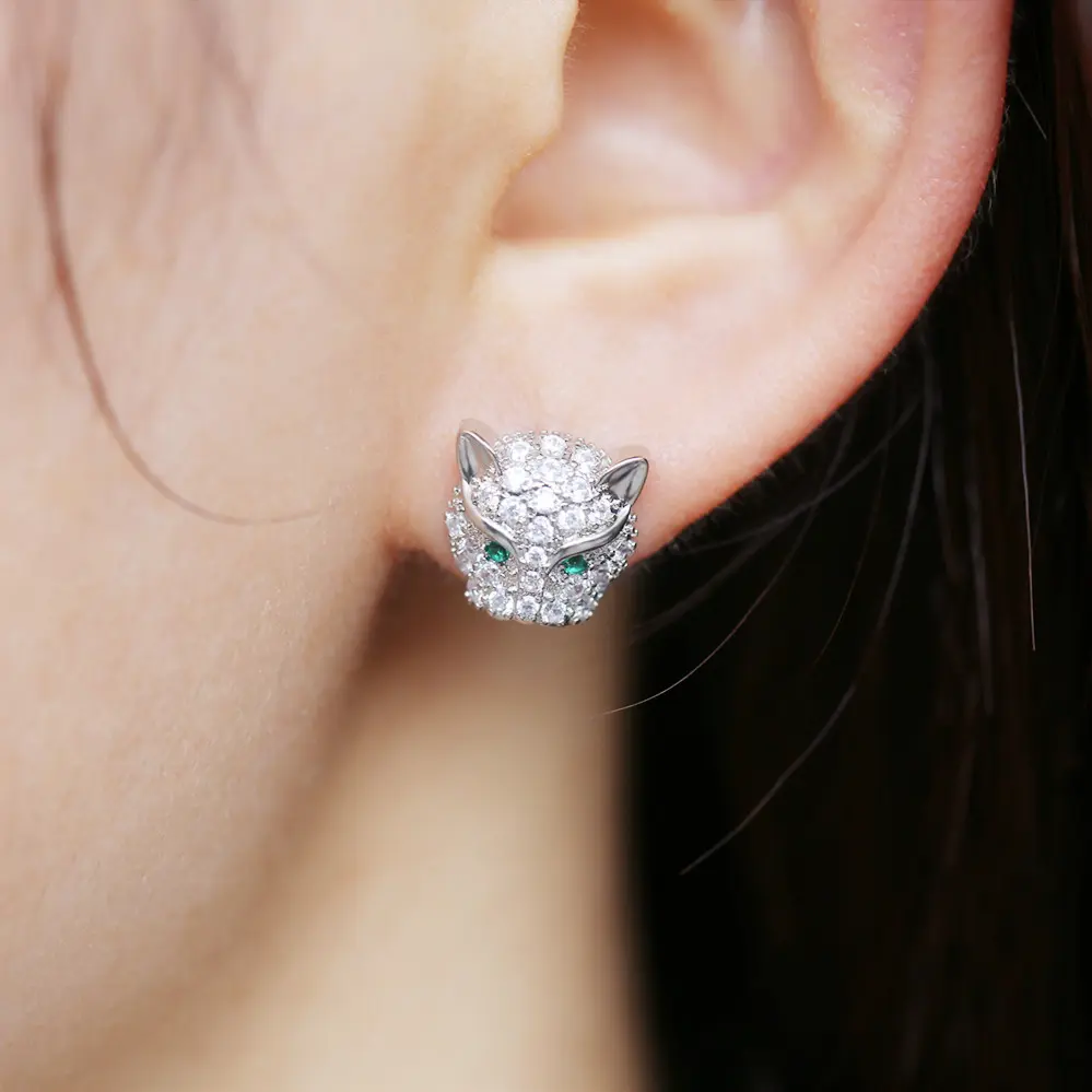 Huitan Delicate Leopard Head with Green Eyes Stud Earrings for Female Micro Paved with CZ Stone Classic Animal Earring Jewelry
