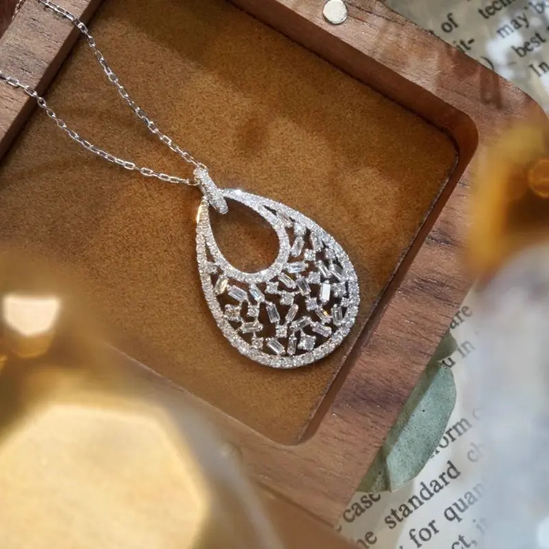 Huitan Gorgeous Waterdrop Shaped Pendant Necklace Full with Cubic Zirconia Bling Bling Bridal Wedding Necklace Statement Jewelry