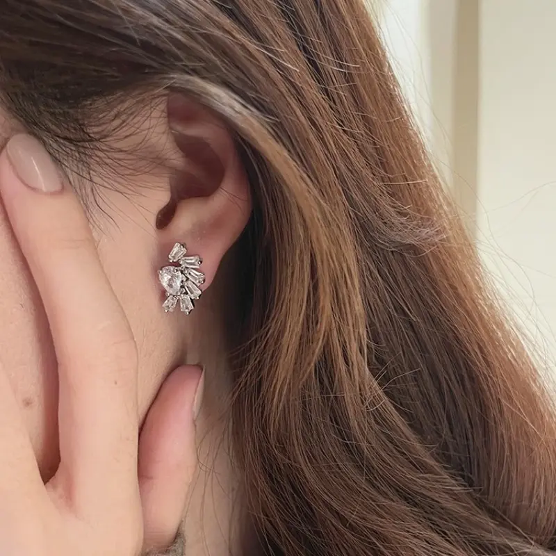 Huitan Dainty Women Stud Earrings with Geometric Cubic Zirconia Silver Color Exquisite Wedding Earrings for Lady Fashion Jewelry