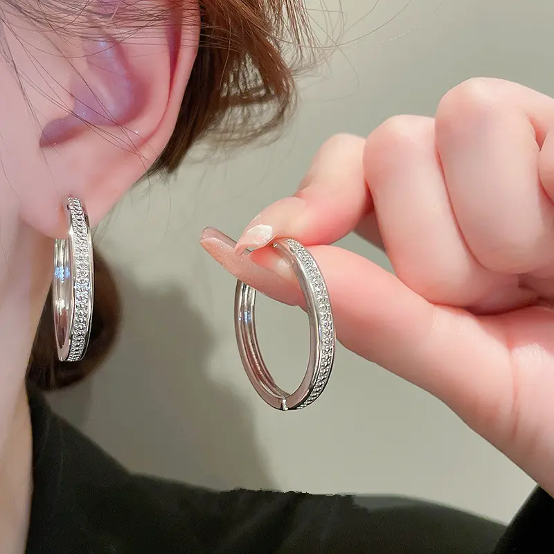 Huitan Simple Metal Circle Earrings for Women No CZ Design Fashion Contracted Female Ear Hoop Earrings Silver Color Jewelry 2023