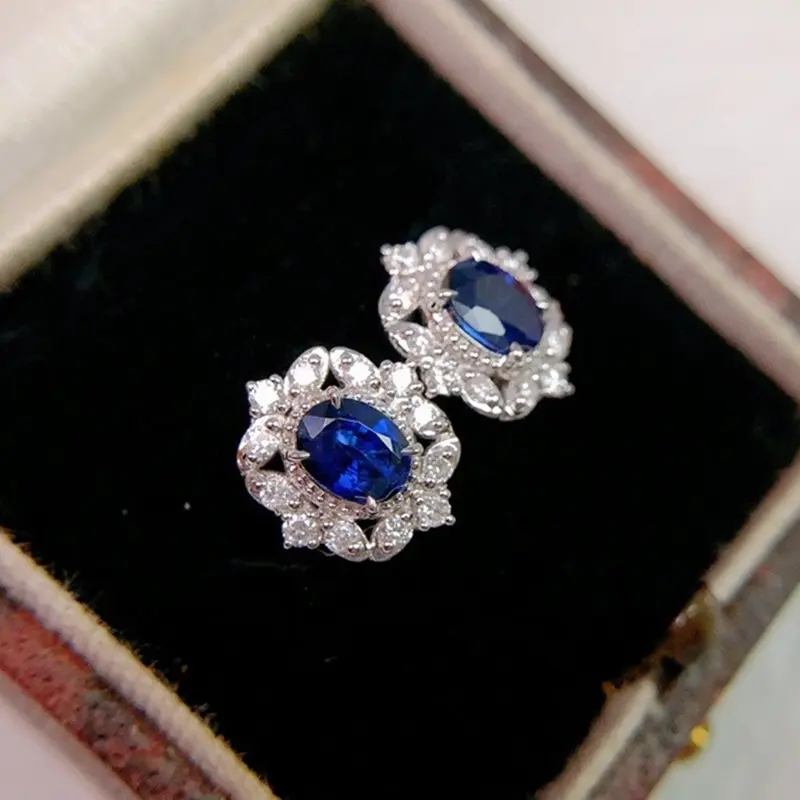 Huitan Elegant Noble Lady Daily Jewelry Earrings with Dazzling Zirconia Fashion Delicate Design Accessories for Engagement Party