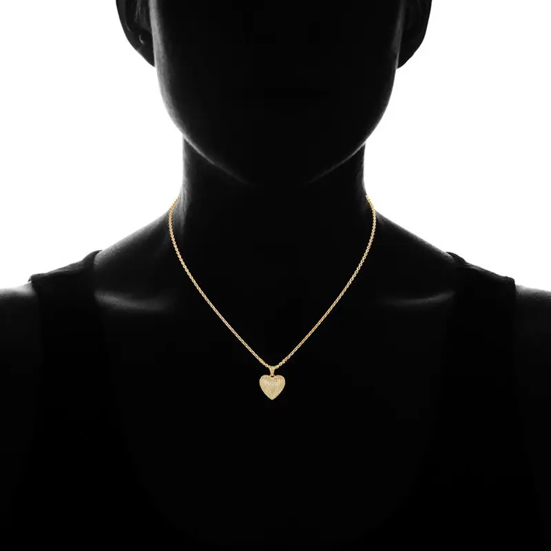 Huitan Luxury Heart Pendant Necklace Bridal Wedding Shiny CZ Stone Romantic Girl Gift Elegant Fashion Necklace Jewelry for Women