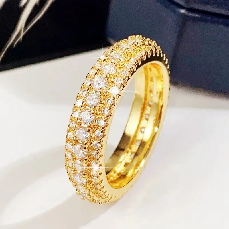 Huitan Fashion Gold Color Wedding Rings Women Full Paved Dazzling Cubic Zirconia High Quality Engagement Bands Jewelry Wholesale
