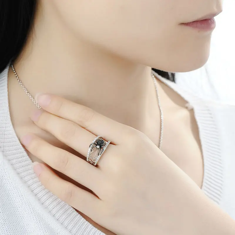 Huitan Black Spider Animal Female Jewelry White Spider Web Micro Paved Zircon Stone Fashion Women Personality Finger Ring
