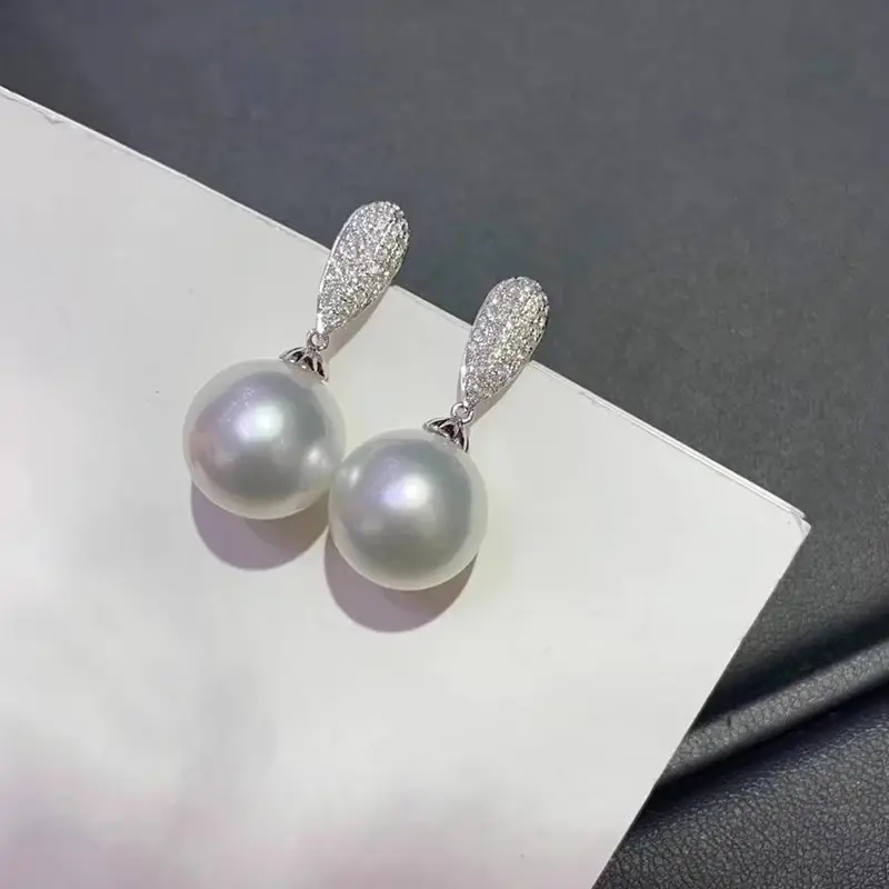 Huitan Graceful Simulate Pearl Pendant Earrings Lady Elegant Bridal Wedding Delicate Accessories Shiny Zirconia Jewelry Gifts