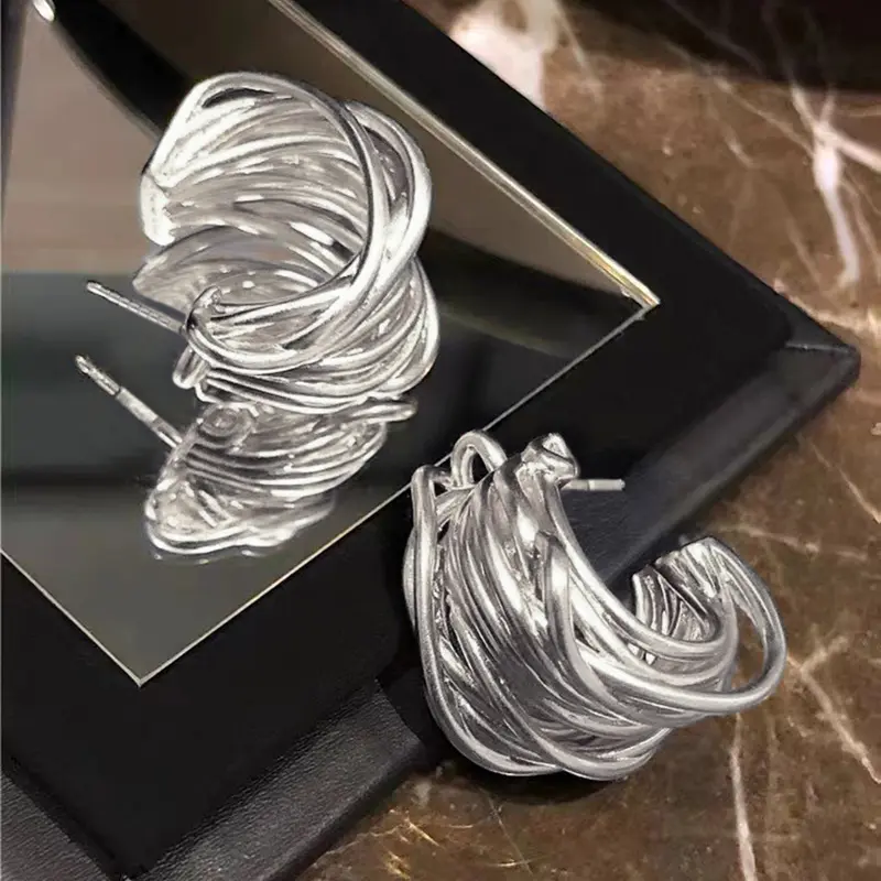 Huitan Trendy Metallic Style Loop Earrings Female Versatile Modern Fashion Jewelry for Daily Party Lady Office Style Accessories