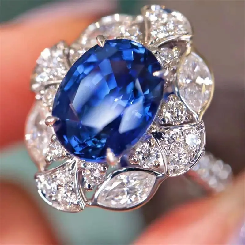 Huitan Oval Blue Cubic Zirconia Women Rings New Trendy Wedding Anniversary Party Elegant Female Accessories Gift Noble Jewelry