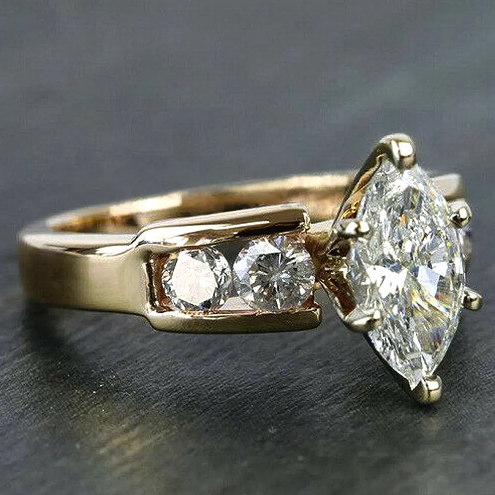 Huitan Luxury Marquise Cubic Zirconia Gold Color Rings for Women Fashion Wedding Bands Female Accessories New Arrival Jewelry