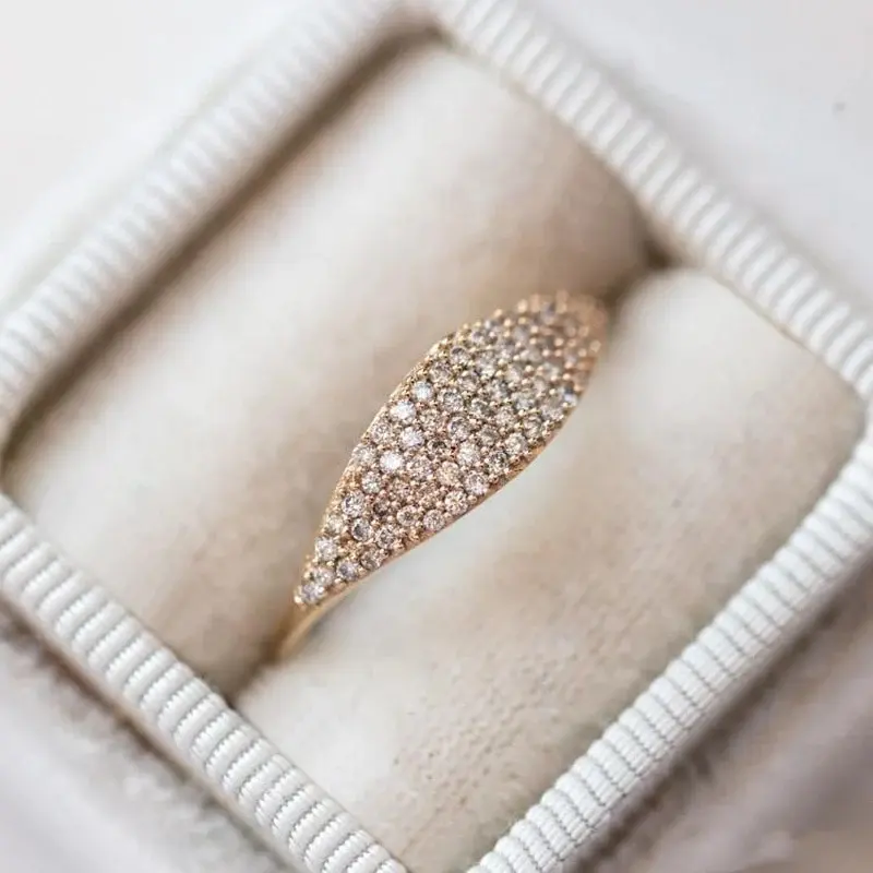 Huitan Simple Elegant Women Rings Full Bling Iced Out CZ Stone Luxury Gold Color Female Rings Wedding Party Statement Jewelry