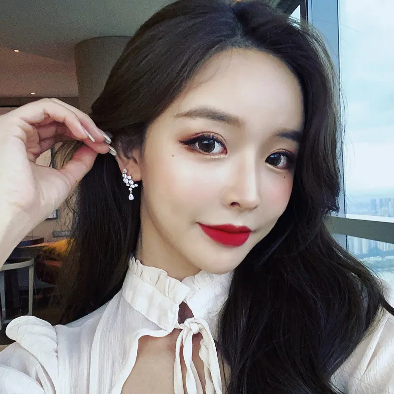 Huitan High-quality Silver Color Dangle Earrings for Women Aesthetic Wedding Accessories Lady's Party Earrings Statement Jewelry