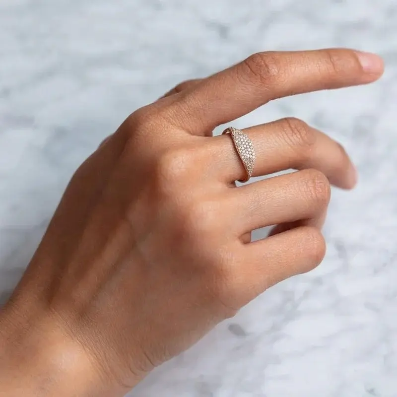 Huitan Simple Elegant Women Rings Full Bling Iced Out CZ Stone Luxury Gold Color Female Rings Wedding Party Statement Jewelry