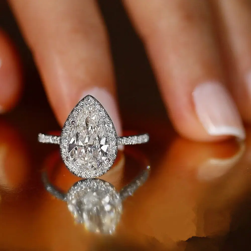 Huitan Simple & Classic Silver Color Water Drop Pear Women Ring Shiny Cubic Zircon Delicate Wedding Band Ring Timeless Jewelry