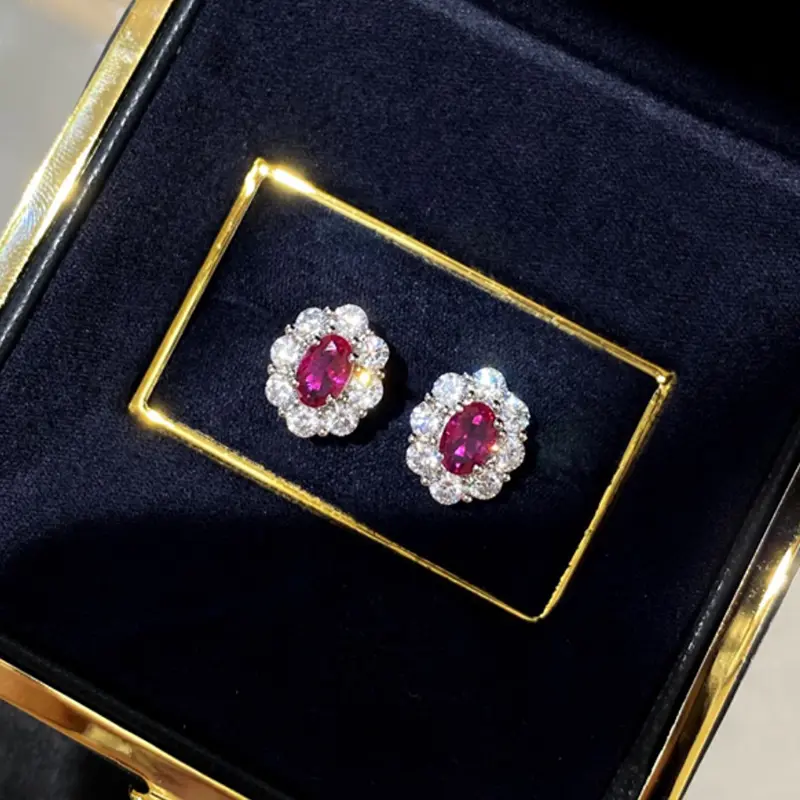 Huitan Exquisite Red Cubic Zircon Stud Earrings for Women Wedding Anniversary Gift Gorgeous Elegant Lady Earrings Trendy Jewelry