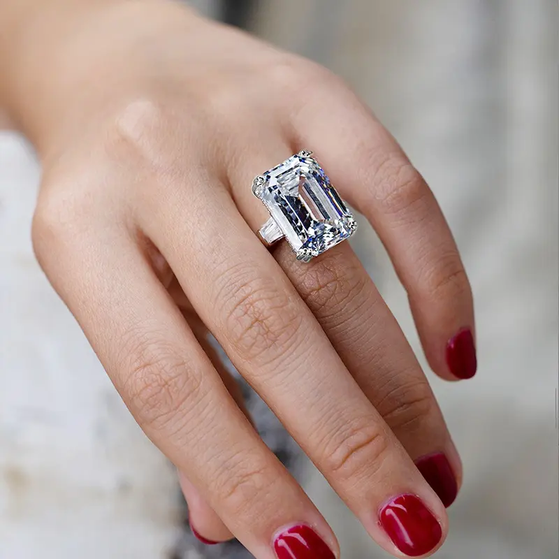 Huitan Luxury Solitaire Big Rectangle CZ Women Wedding Ring Engagement Ring Evening Party Elegant Female Fashion Jewelry Gifts