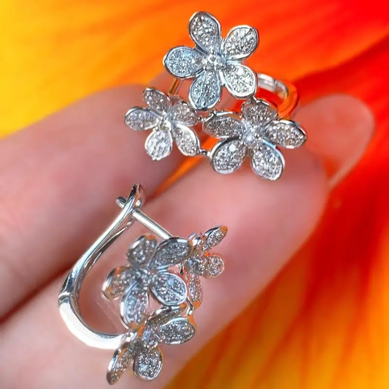 Huitan Luxury Flowers Hoop Earrings Women Paved Dazzling Cubic Zirconia Romantic Girl Earrings Fancy Gift Wedding Trendy Jewelry