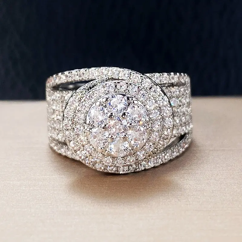 Huitan Gorgeous Wedding Engagement Rings for Women Modern Fashion Design Sparkling Cubic Zirconia Female Rings Party New Jewelry