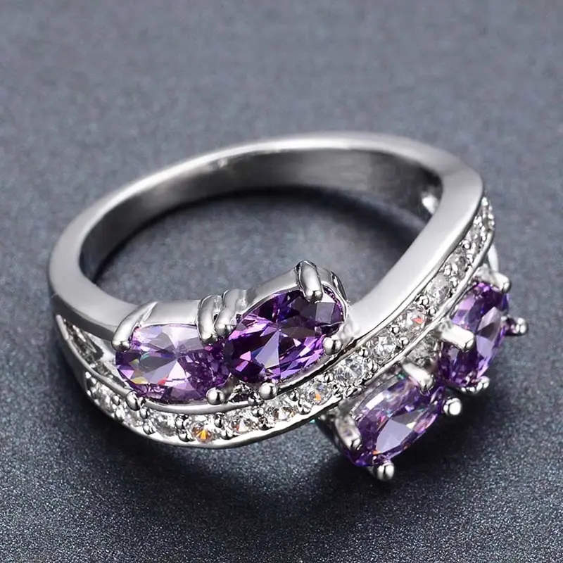 Huitan New Arrival Bright Purple Zirconia Ring for Women Delicate Fashion Design Wedding Accessories Stylish Jewelry for Party