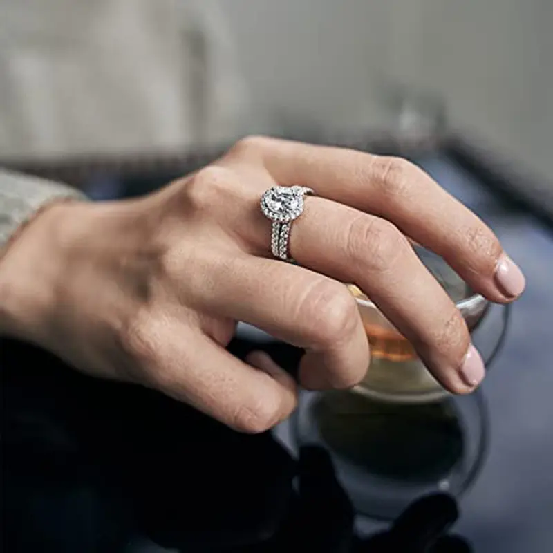 Huitan AA Crystal Cubic Zirconia 2Pcs Women Rings Luxury Silver Color Wedding Accessories Temperament Elegant Female Jewelry