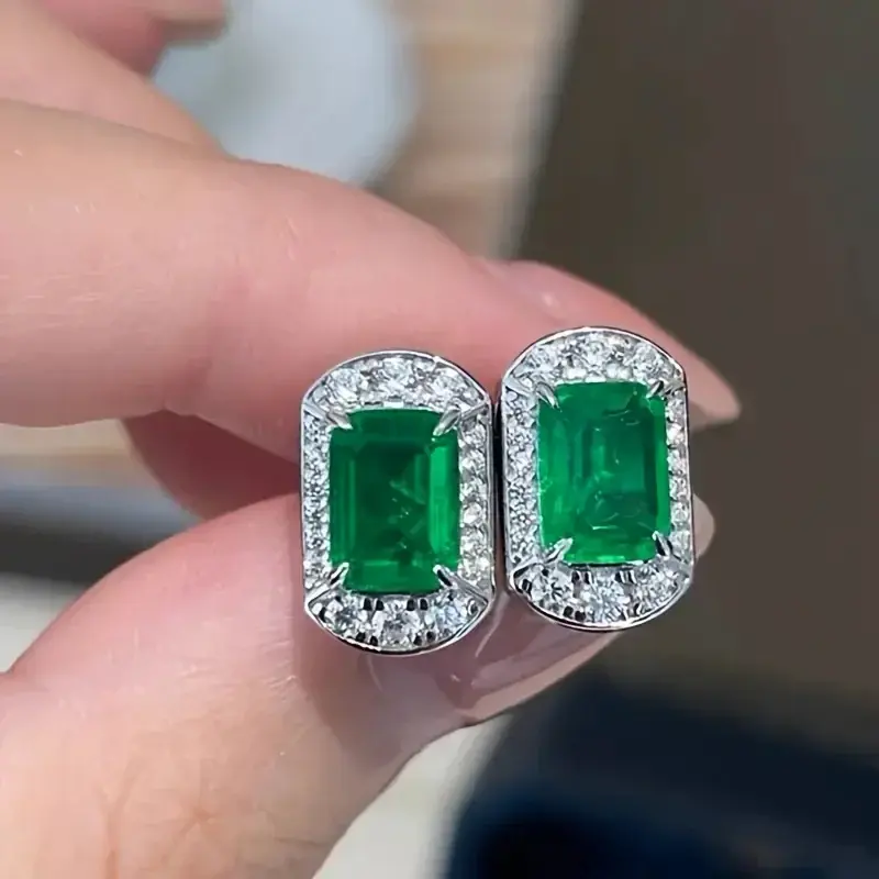 Huitan Dainty Green Zirconia Stud Earrings for Women Fashion Silver Color Accessories for Engagement Chic Lady Wedding Jewelry