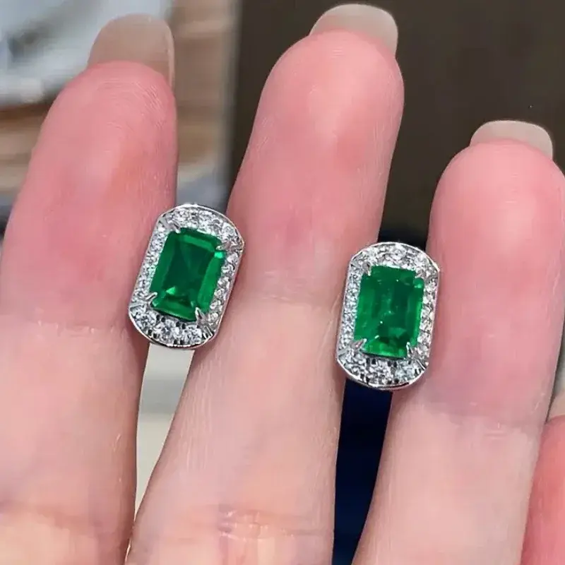 Huitan Dainty Green Zirconia Stud Earrings for Women Fashion Silver Color Accessories for Engagement Chic Lady Wedding Jewelry