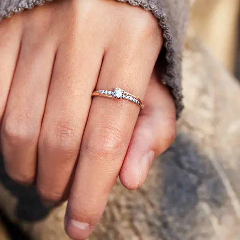Huitan Hot Two Tone Rings for Women Trendy Wedding Band Accessories with Cubic Zirconia Exquisite Proposal Engagement Jewelry