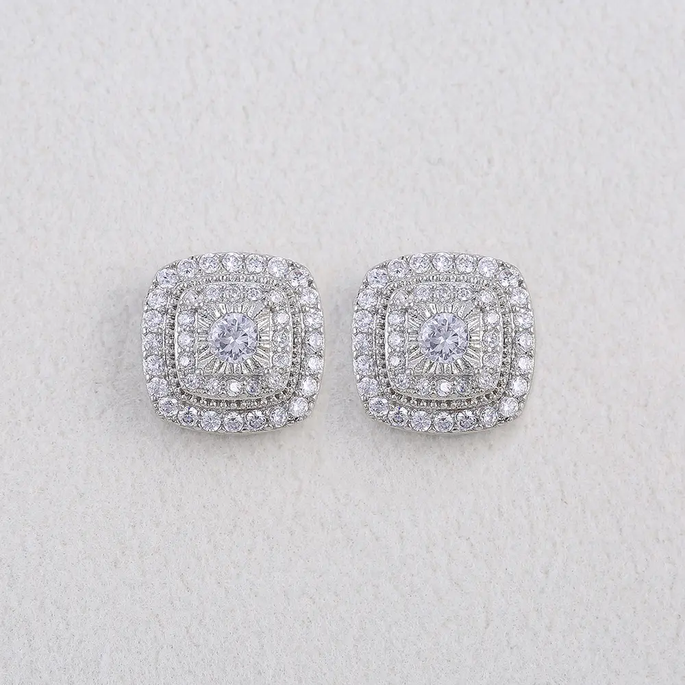 Huitan Luxury Crystal Zircon Women Stud Earrings Silver Color Shiny CZ Accessories Daily Wear Delicate Girl Gift Fashion Jewelry