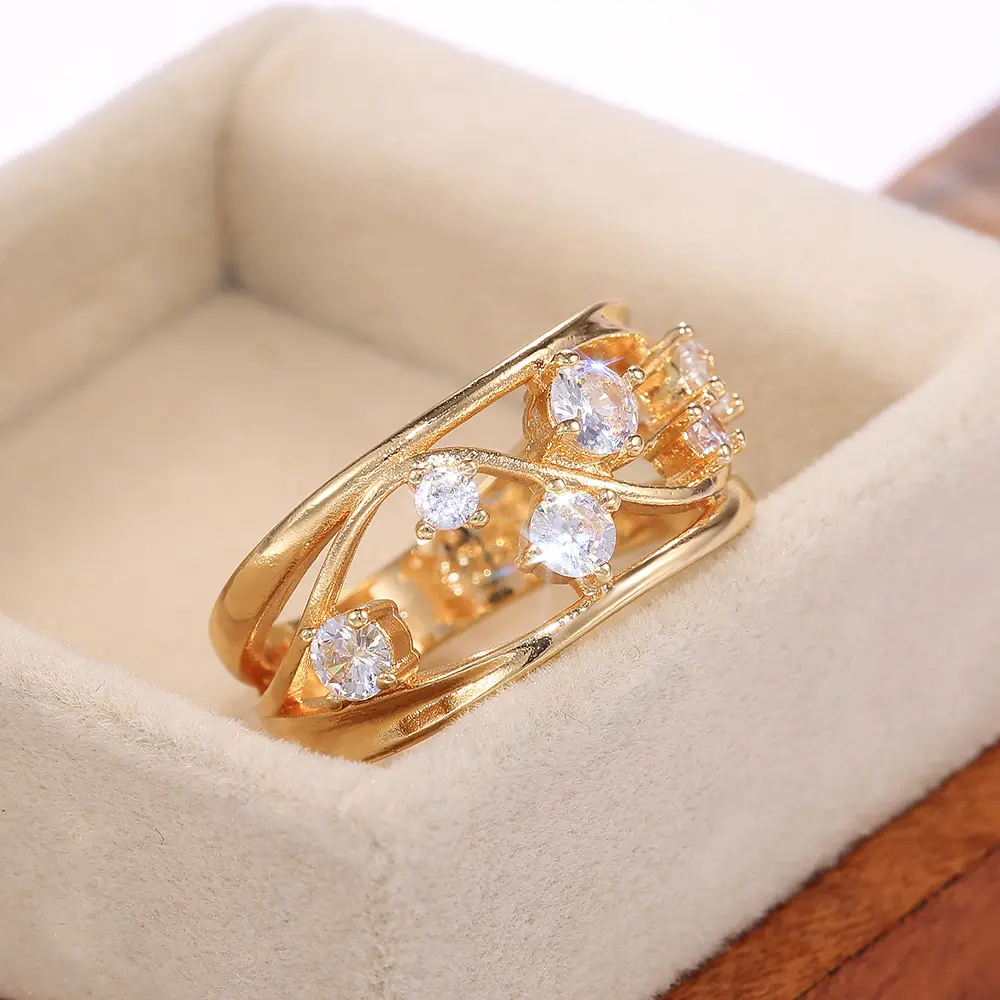 Huitan Trendy Hollow Out Band Women Finger Ring Shine Cubic Zirconia Stone High Quality Dance Party Birthday Gift Female Ring