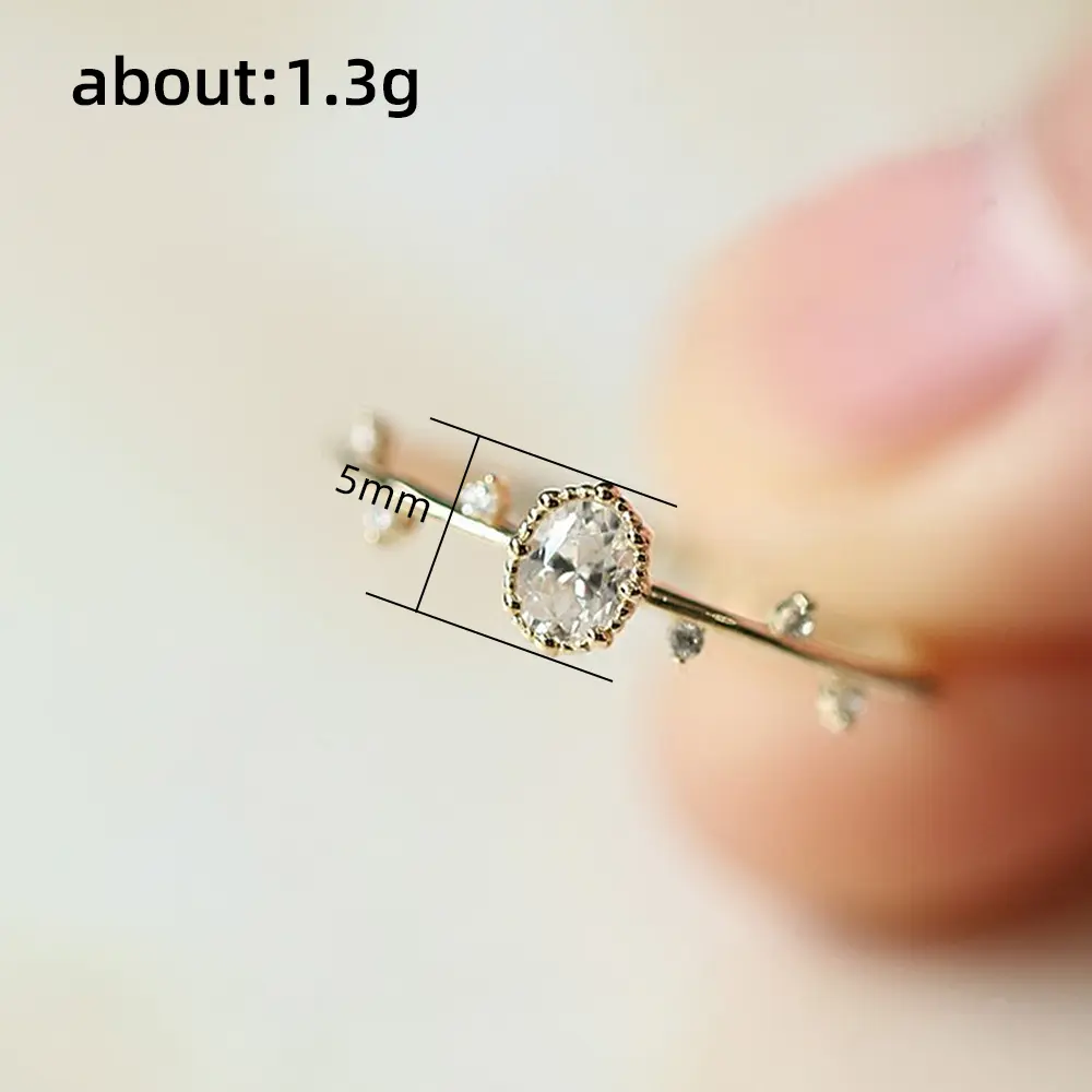 Huitan Dainty Women's Thin Rings Gold Color Inlaid Crystal Cubic Zirconia Wedding Rings Fashion Exquisite Lady Jewelry Wholesale