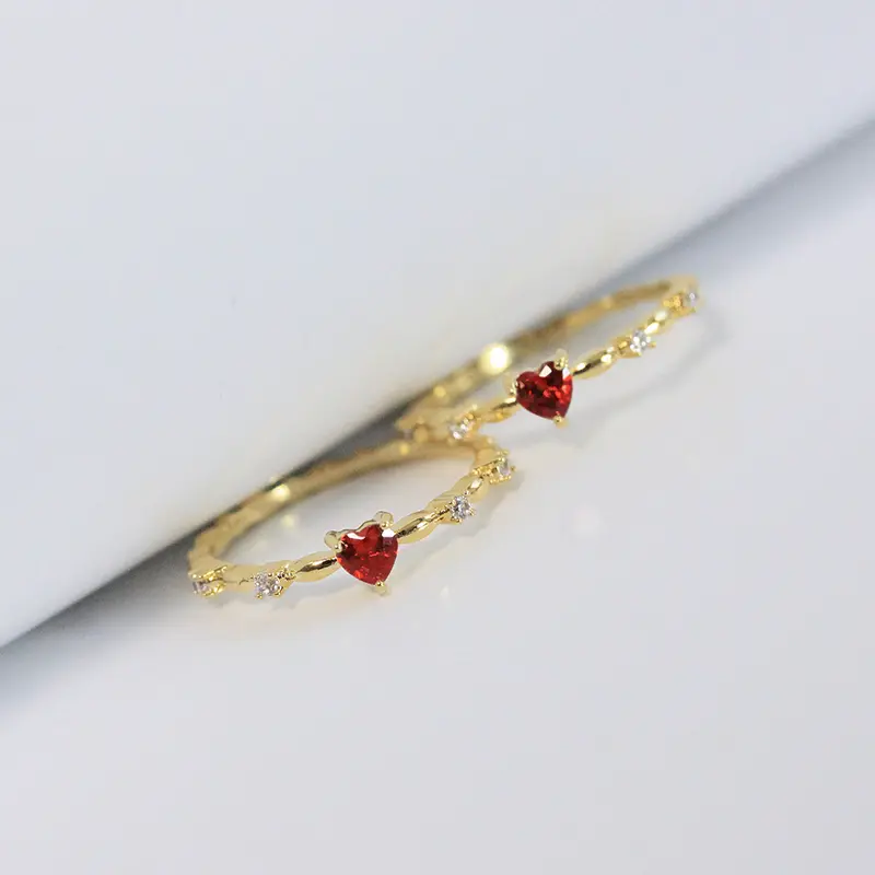Huitan Fashion Contracted Red Heart Cubic Zirconia Rings Luxury Gold Color Wedding Rings for Women Exquisite Gift 2022 Jewelry