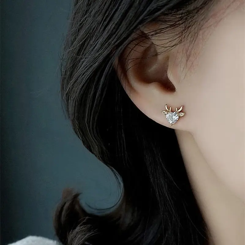 Huitan Cute Girls Elk Stud Earrings with Bright Heart Zirconia Graceful Gold Color Christmas Accessories Delicate Party Jewelry