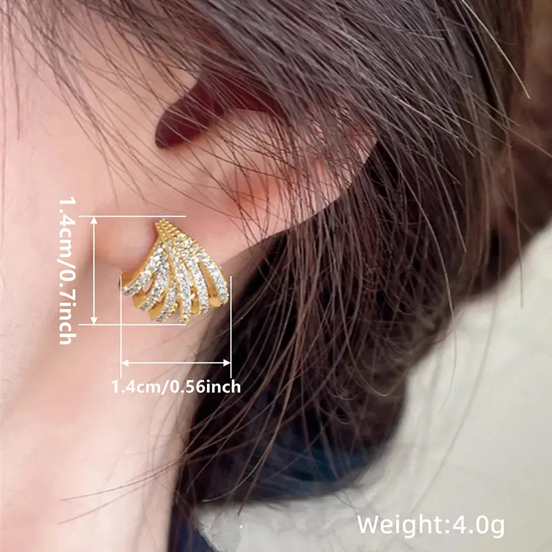Huitan Exquisite Claw Stud Earrings for Women Silver Color Sparkling Cubic Zirconia Luxury Trendy Female Accessories Hot Jewelry