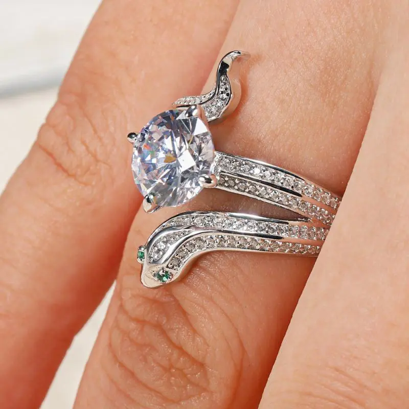 Huitan Exquisite Snake Rings for Women Silver Color Sparkling Green/White CZ Hip Hop Style Female Finger-rings Statement Jewelry