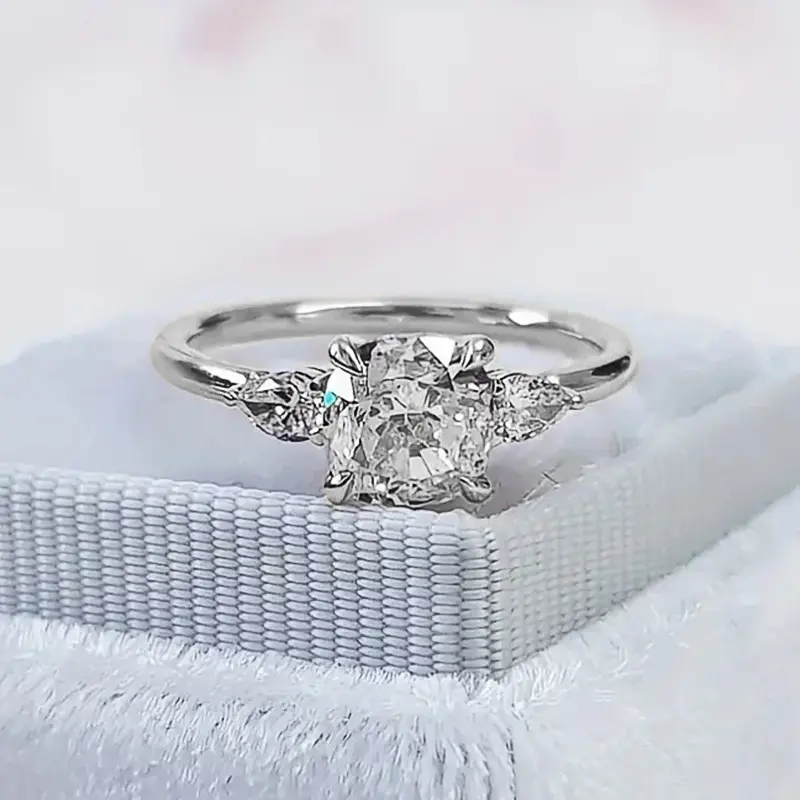 Huitan Cushion Shaped Cubic Zirconia Rings for Women Fashion Contracted Design Wedding Accessories Engagement Rings Hot Jewelry