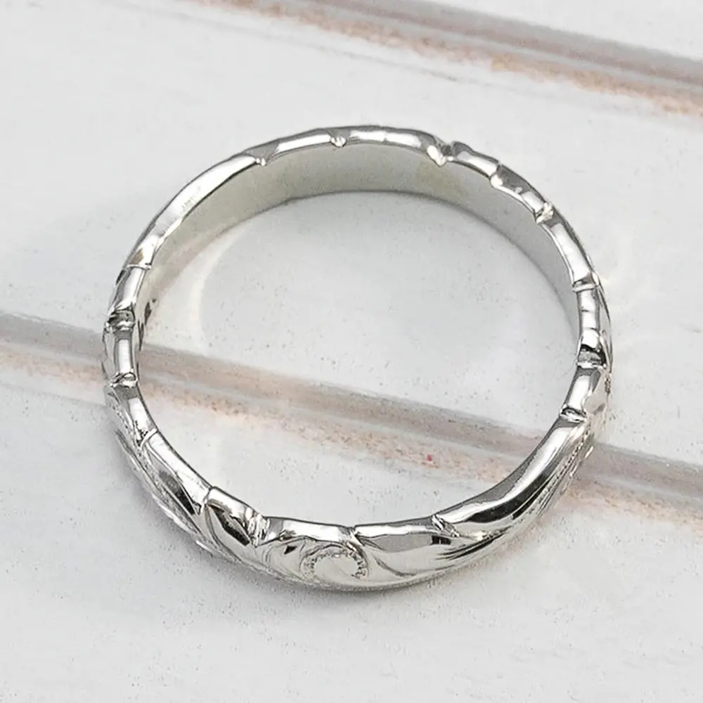 Huitan Simple Stylish Carved Flower Design Women Ring Anniversary Gift Graceful Female Finger Ring Fashion Jewelry Hot Sale