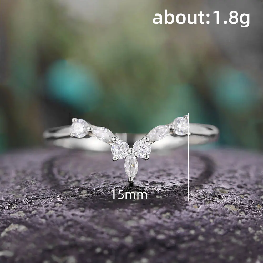 Huitan New Arrival Bridal Rings for Wedding Ceremony Party Fancy V Design Ring with Dazzling CZ Stone Good Quality Women Jewelry