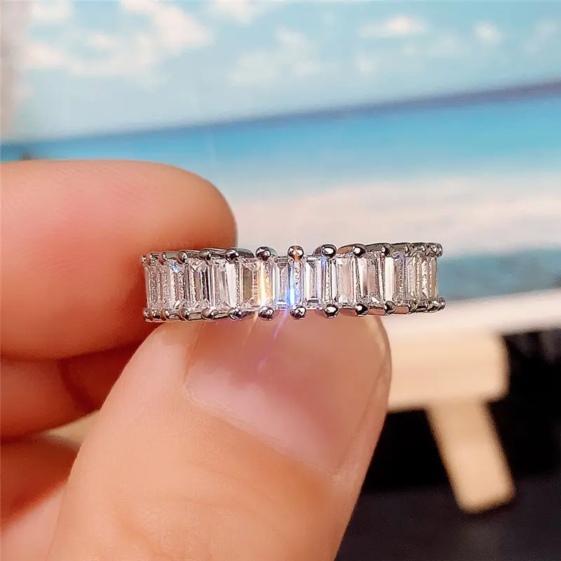 Huitan Luxury Silver Color Band Finger Rings for Women Inlay Dazzling CZ Engagement Wedding Accessories Trendy Jewelry Wholesale