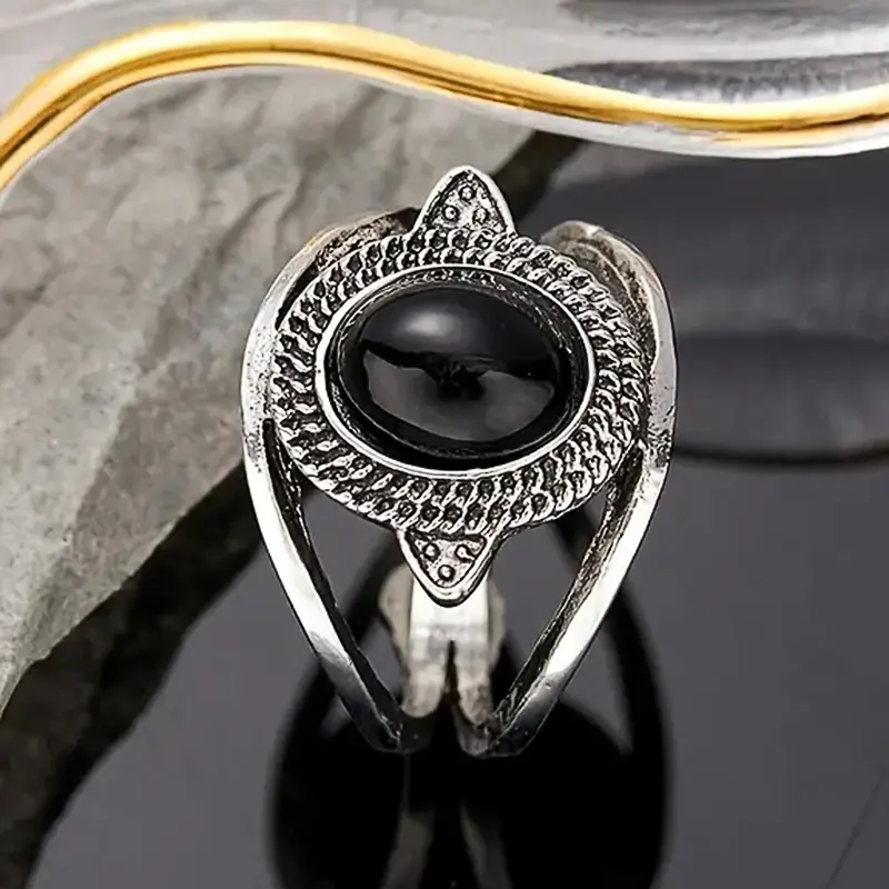 Huitan Bohemia Style Oval Imitation Opal Ring for Women White/Black Luxury Wedding Bands Accessories Temperament Lady Jewelry