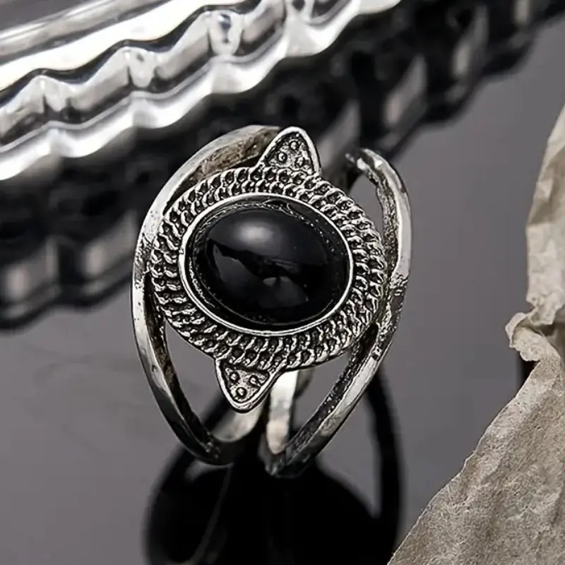 Huitan Bohemia Style Oval Imitation Opal Ring for Women White/Black Luxury Wedding Bands Accessories Temperament Lady Jewelry