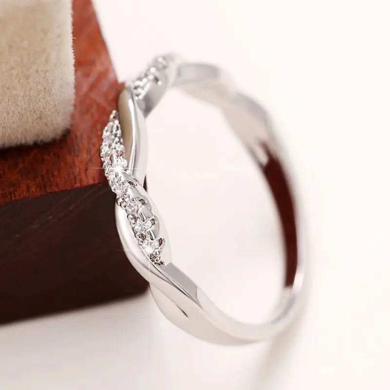 Huitan Classic and Simple Twist Rings for Women 3 Metal Colors Exquisite Female Finger Accessories Daily Wear Versatile Jewelry