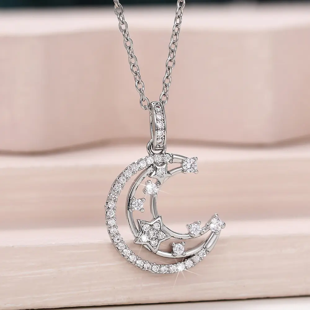 Huitan Exquisite Women's Necklace Heart/Moon/Circle/Bee Chic Pendant Clavicle Chain Necklace Sparkling Jewelry Fancy Girl Gift