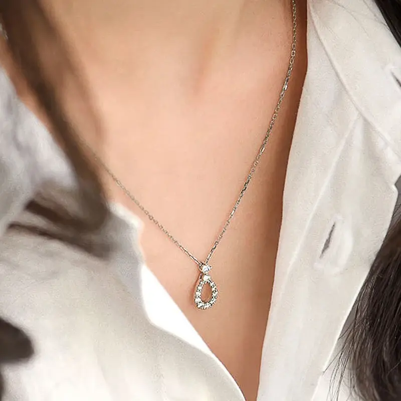 Huitan Trendy Lady Luxury Necklace Bright Zirconia Accessories for Wedding Fashion Waterdrop Shaped Pendant Jewelry for Female