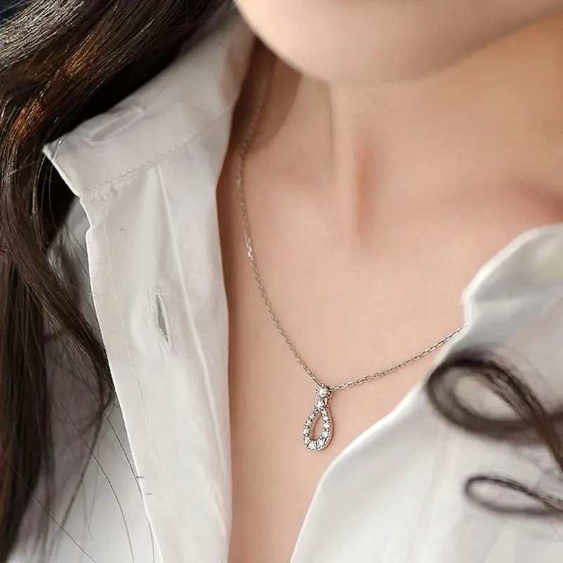 Huitan Trendy Lady Luxury Necklace Bright Zirconia Accessories for Wedding Fashion Waterdrop Shaped Pendant Jewelry for Female