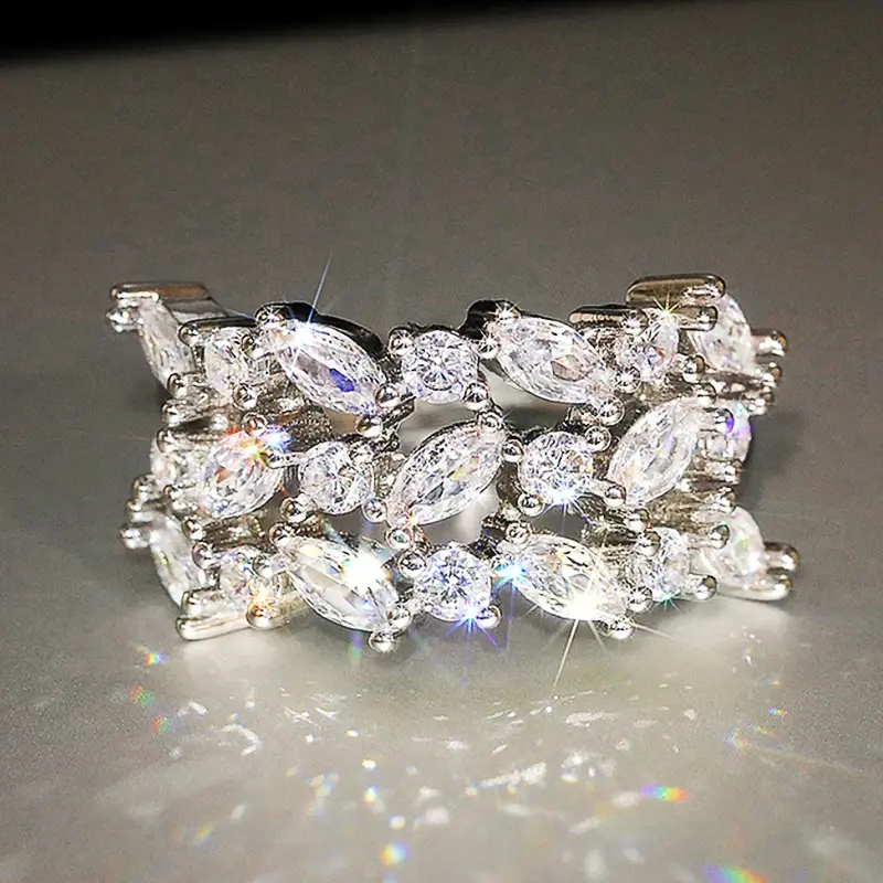 Huitan Luxury Lady Wedding Band Proposal Ring Female Engagement Accessories with Cubic Zirconia Fashion Silver Color Jewelry