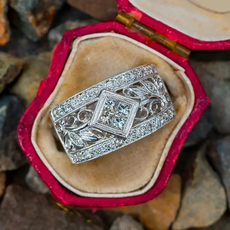 Huitan Trendy Gorgeous Proposal Ring Female Wedding Band Accessories with Brilliant Cubic Zirconia Luxury Engagement Jewelry