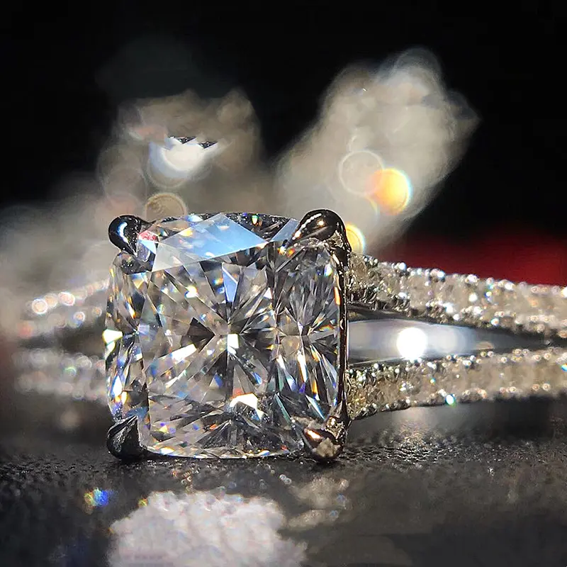 Huitan Women Wedding Rings with Cushion-shape Cubic Zirconia Crystal Rings Temperament Elegant Female Accessories Trendy Jewelry